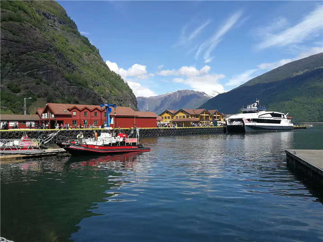 北歐+俄羅斯14日游集錦 挪威伏拉歐姆小鎮、挪威王宮和奧斯陸生命主題公園