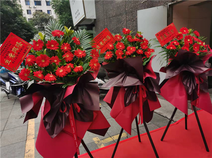 四川中青旅綿陽分社、綿陽市中旅假日旅行社、綿陽自來文化傳播有限公司24H自助售貨服務盛大開業