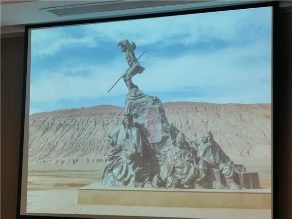 “金色胡楊 南疆盛景”秋攝漫旅行空調專列13日游